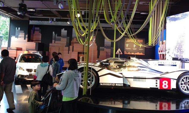 PEUGEOT Avenue in France