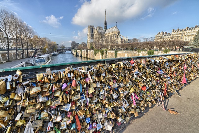 愛の南京錠 in Paris