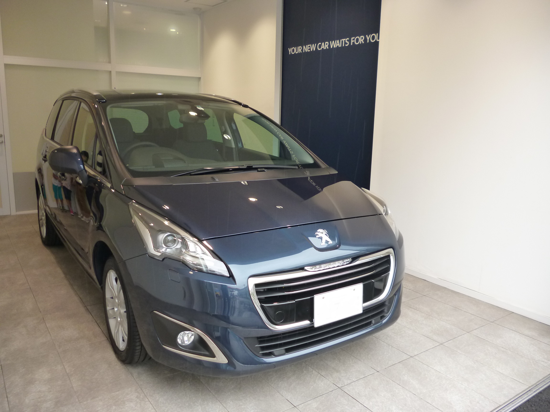 PEUGEOTの PREMIUMな 7SEATER♪　ご納車♪♪