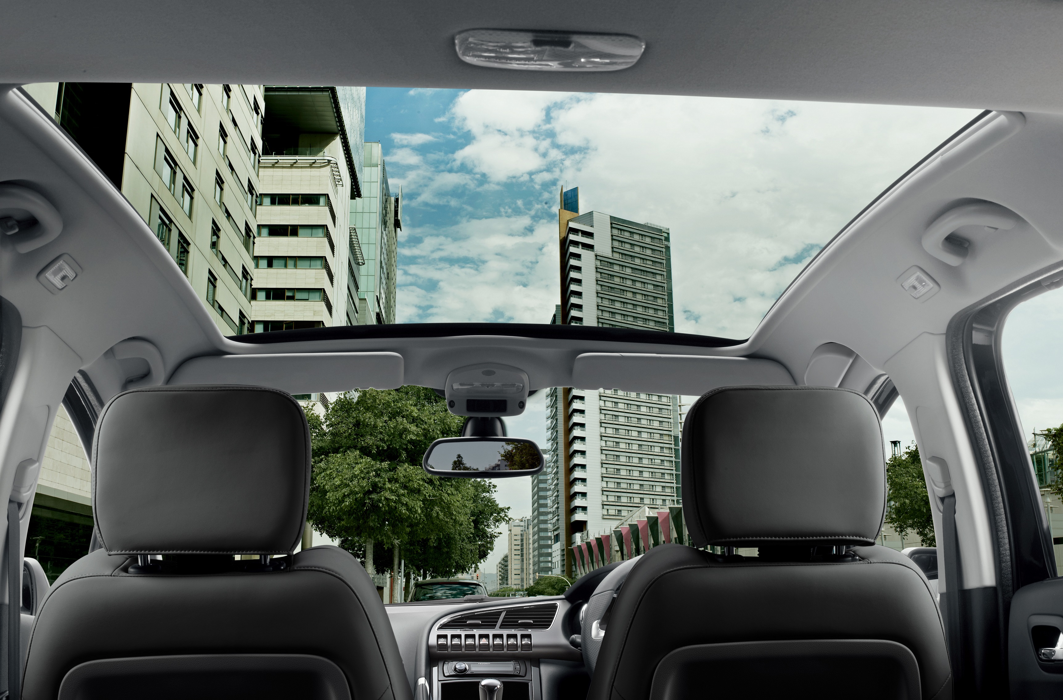 カワイイ!?　そーです♪ カワイイんです♪ 3008ご納車♪