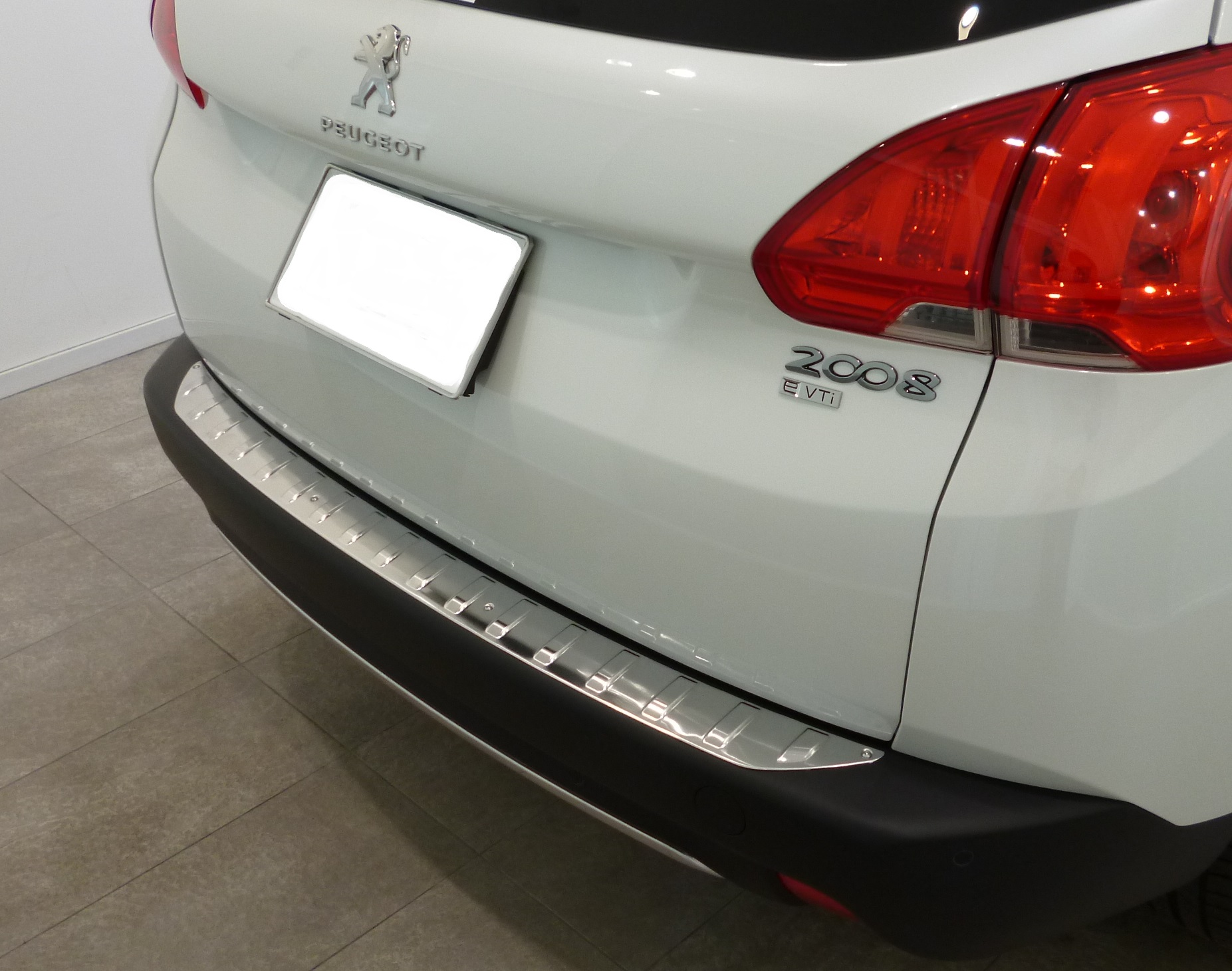 【Limited 300 Units】 LEATHER EDITION♪♪