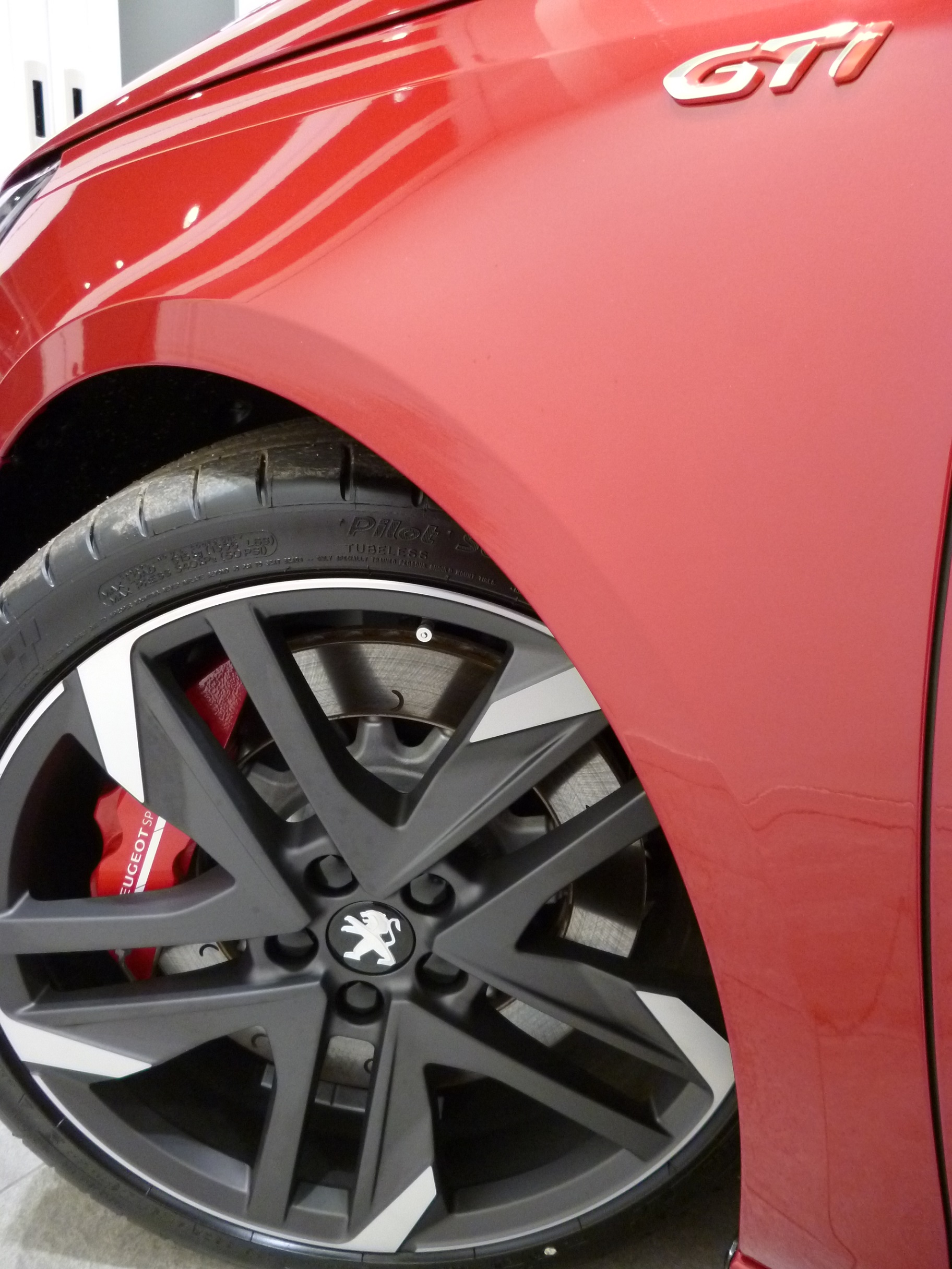 GTi 270 by PEUGEOT SPORT 既にいます(笑)