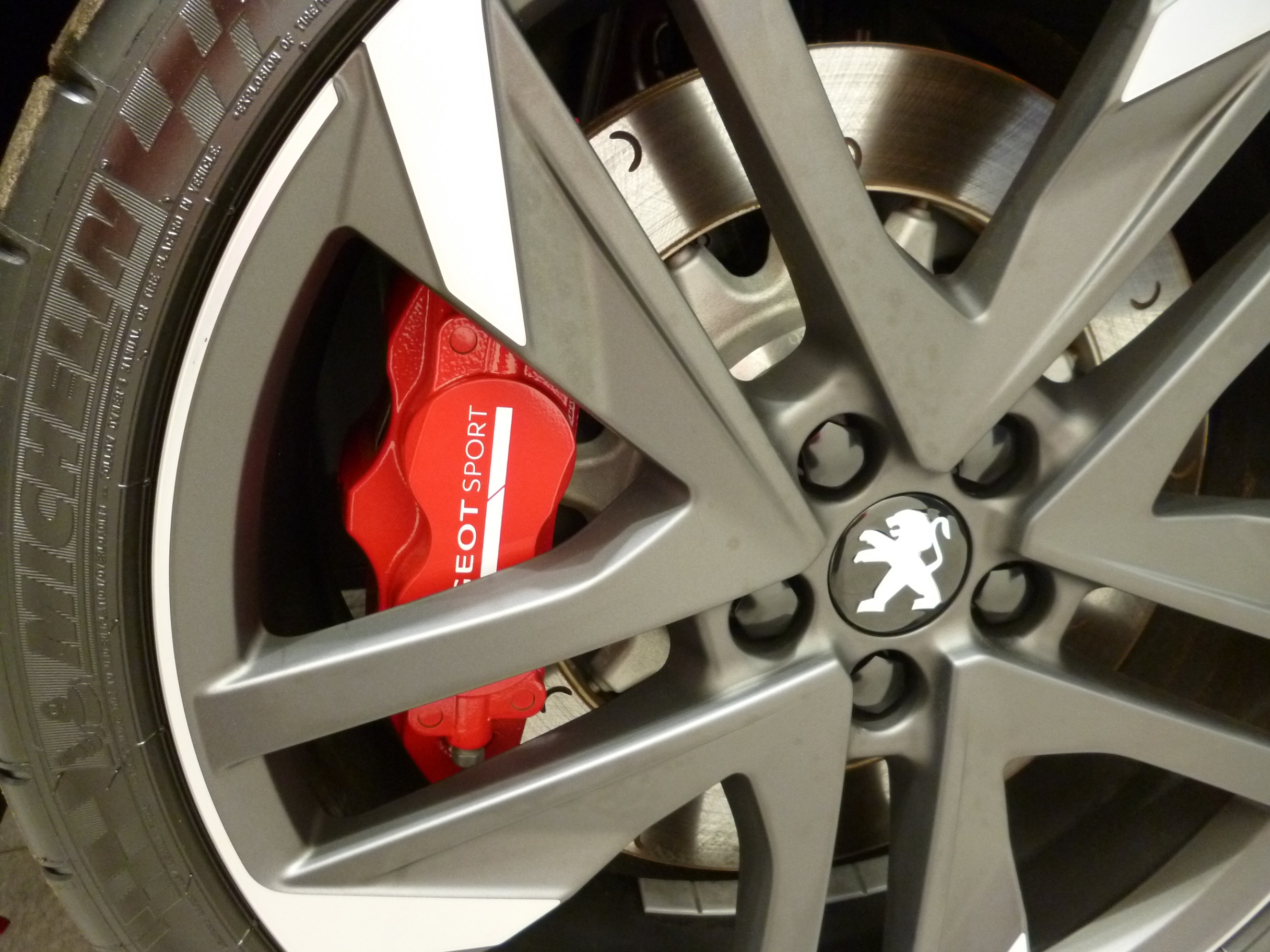 GTi 270 by PEUGEOT SPORT 既にいます(笑)