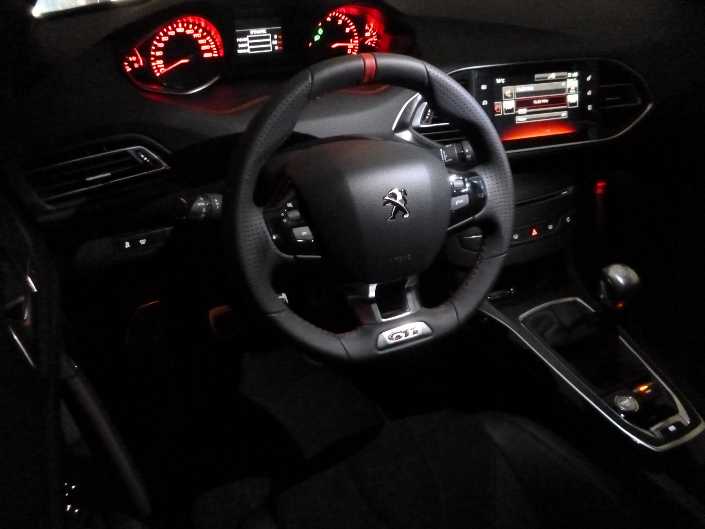 GTi 270 by PEUGEOT SPORT 既にいます(笑)