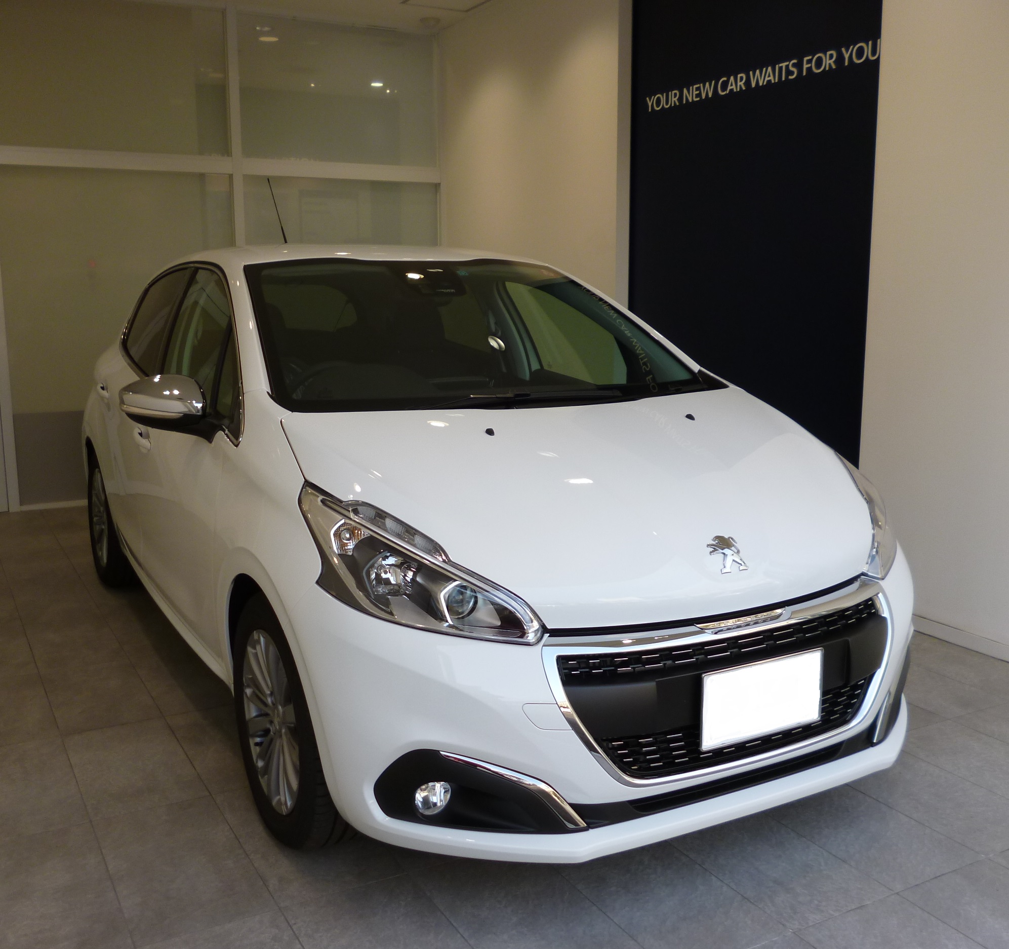 New 208 Allure　SATIN WHITE　ご納車♪♪