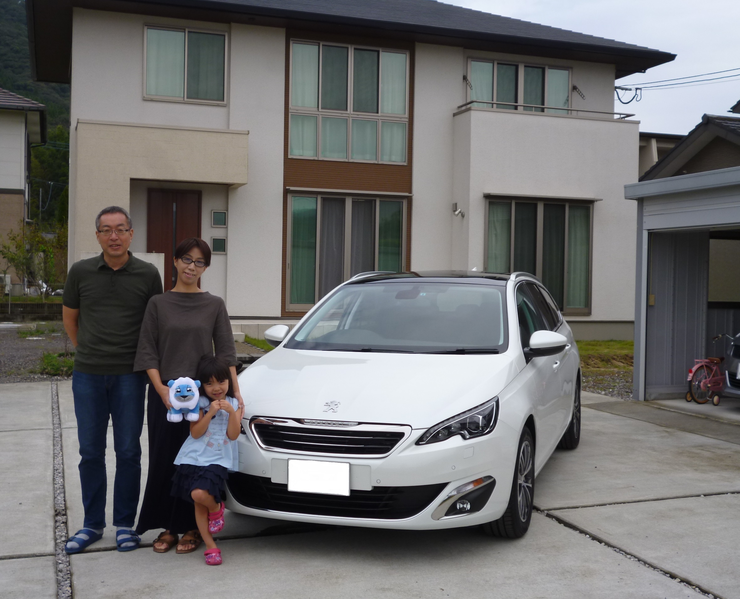 クリーンディーゼル × ガラスルーフ × 快適な乗り心地♪♪