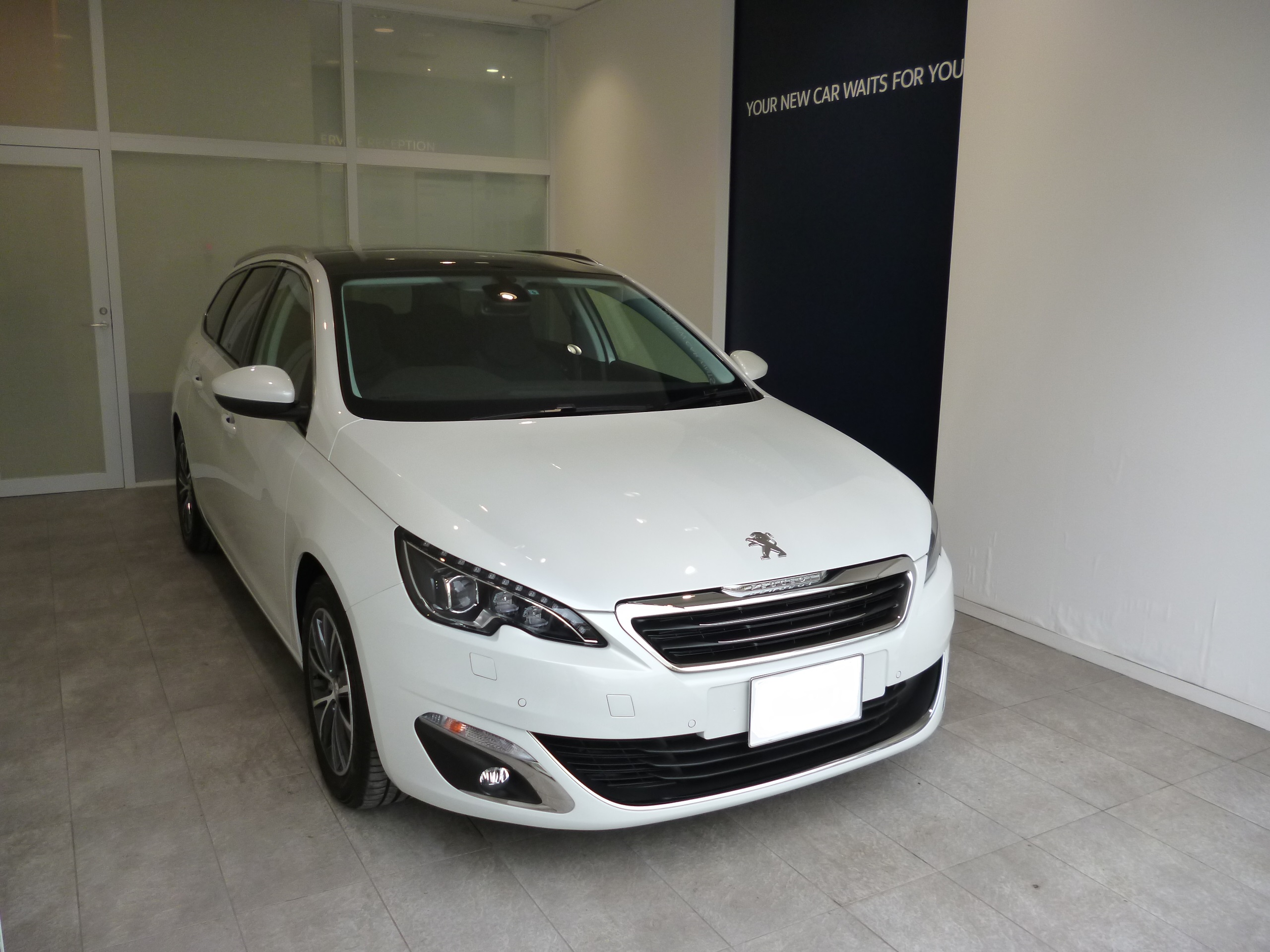 クリーンディーゼル × ガラスルーフ × 快適な乗り心地♪♪