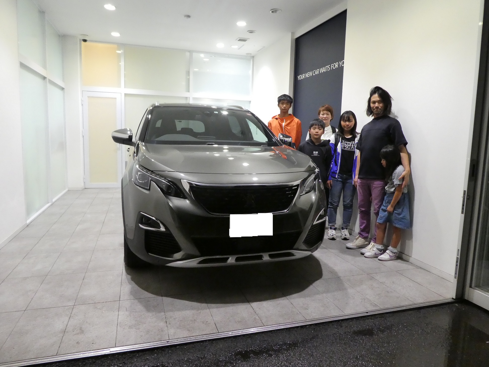  5008 GT BlueHDi ファーストクラスパッケージ納車させて頂きました。