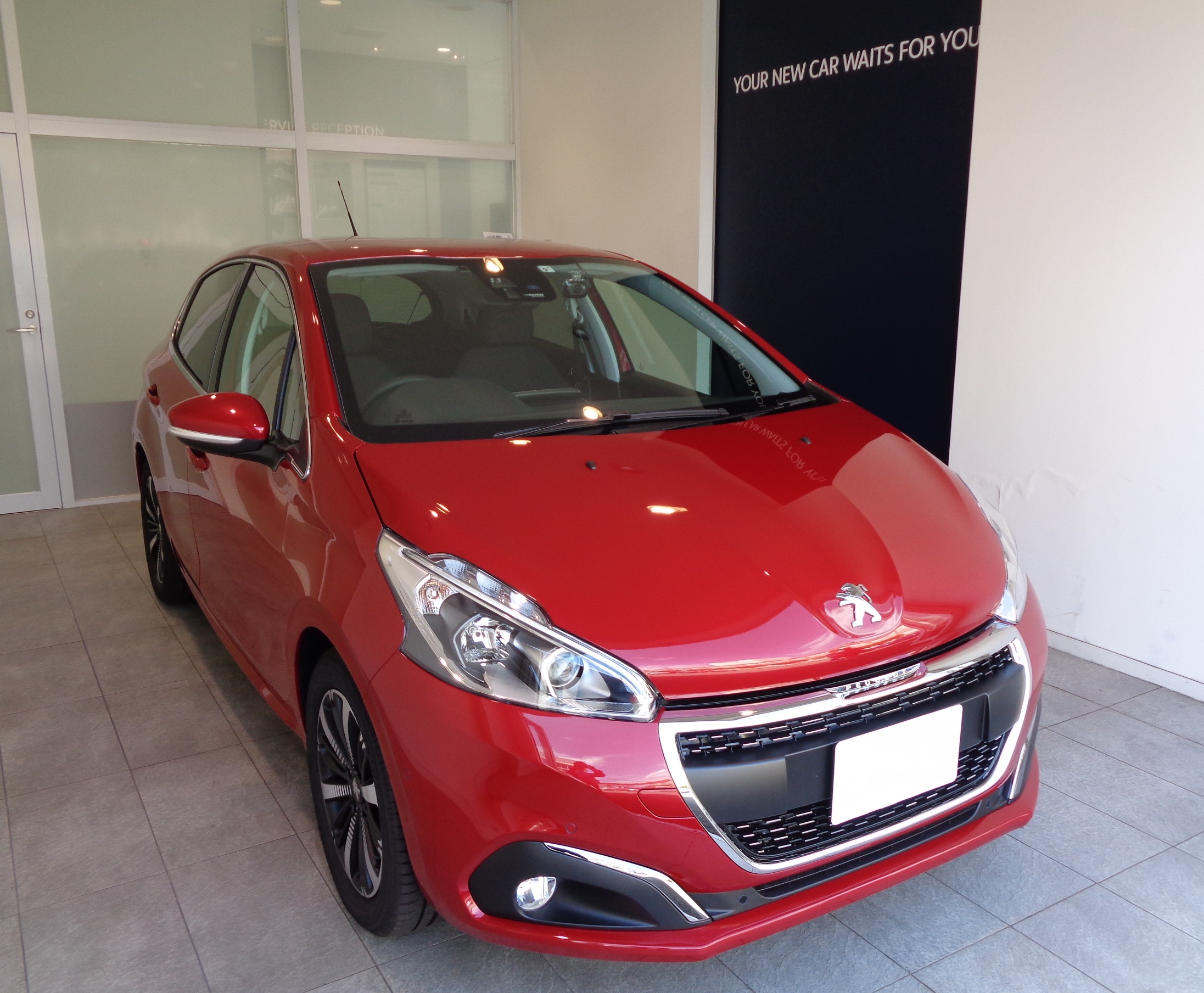 208 Allure FUN EDITION リオハレッド　ご納車♪