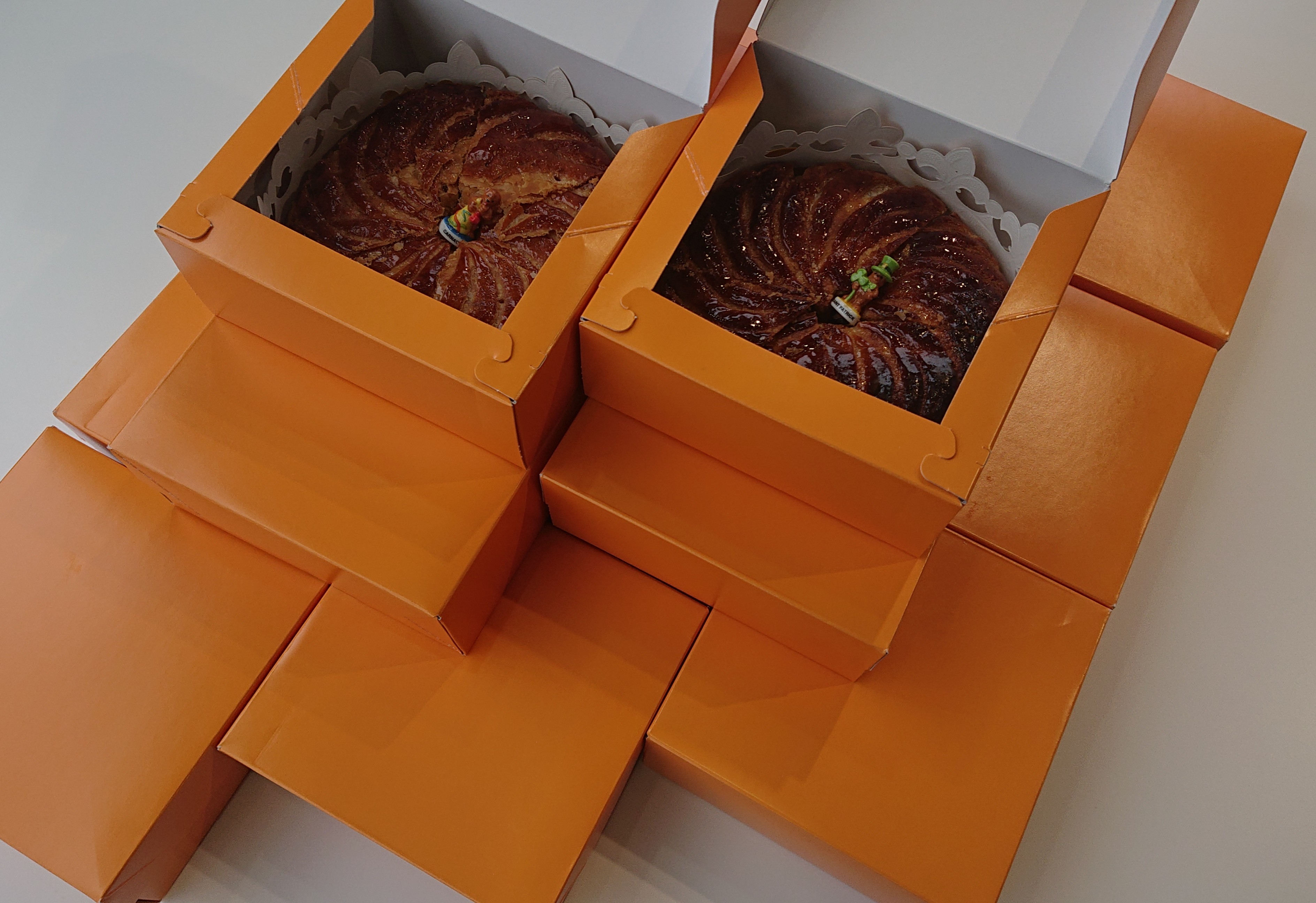 昨日も今日も大盛況♪ 　2日間で焼き立てガレット30ホール♪