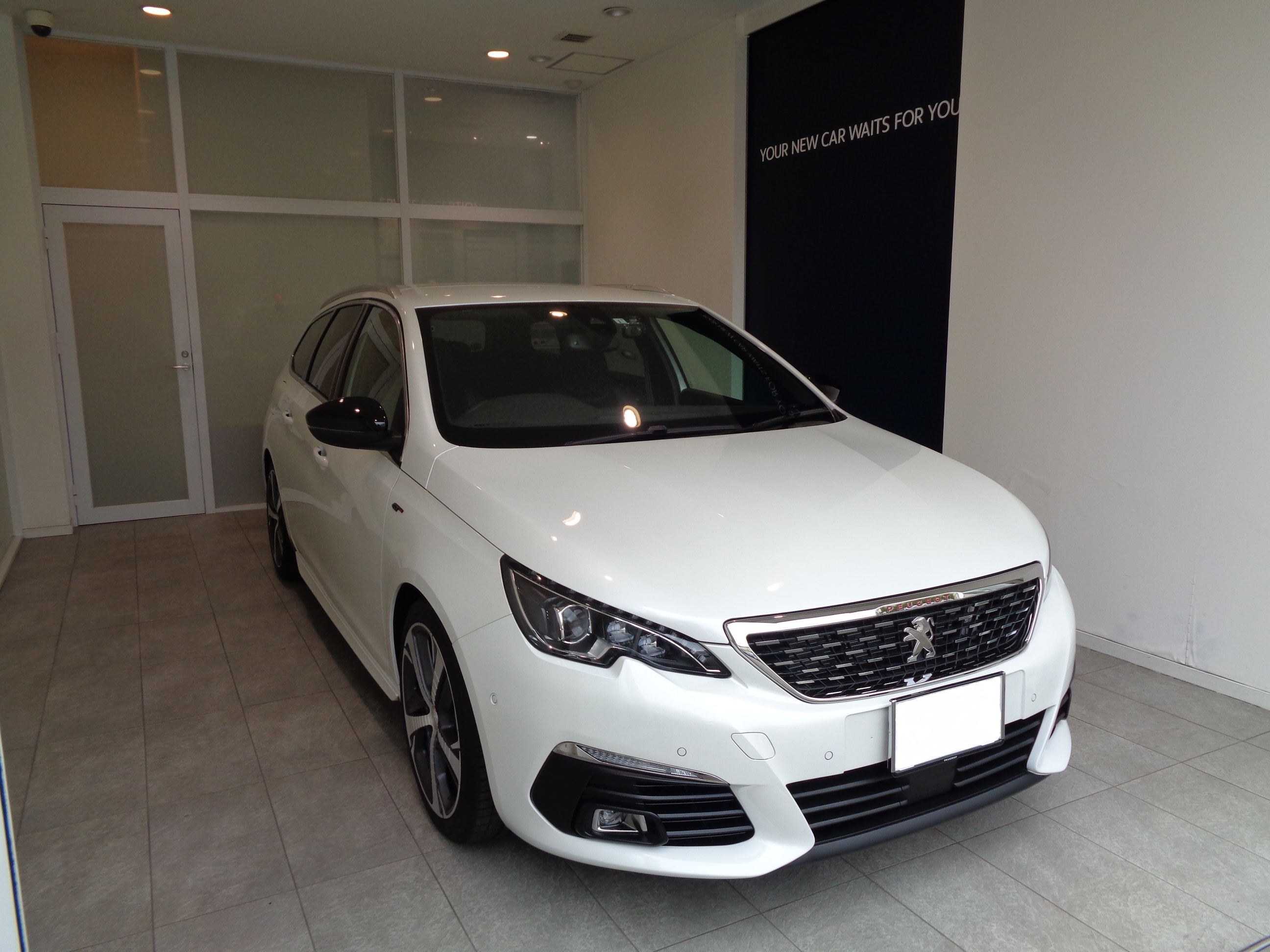 308SW GT BlueHDi　ご納車させて頂きました。