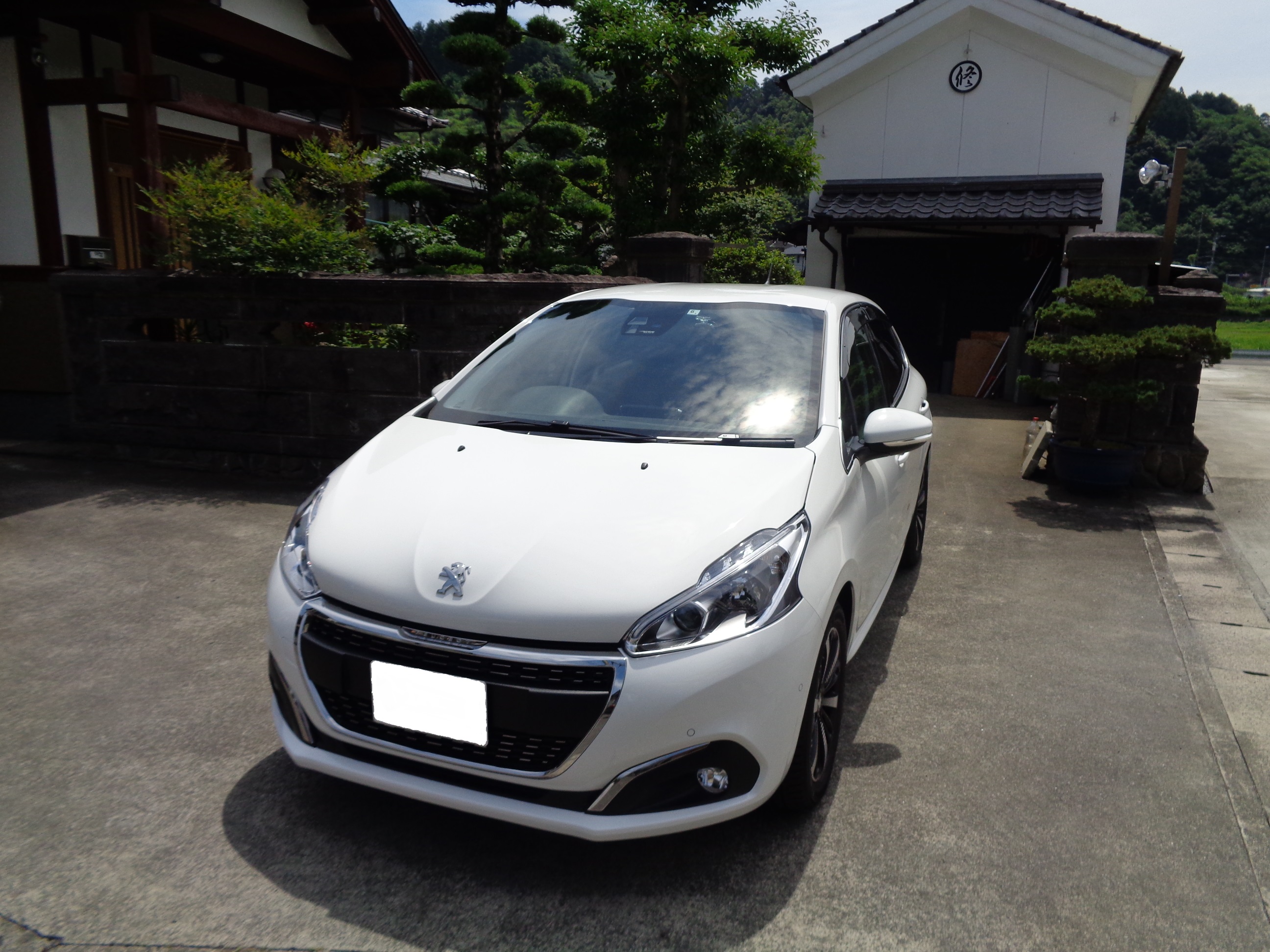 208 Allure FUN EDITION　ご納車させて頂きました。