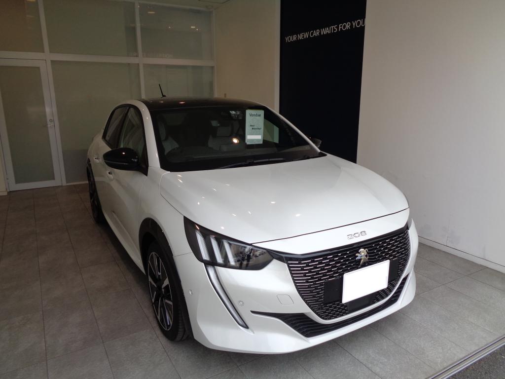 PEUGEOT 208　納車式