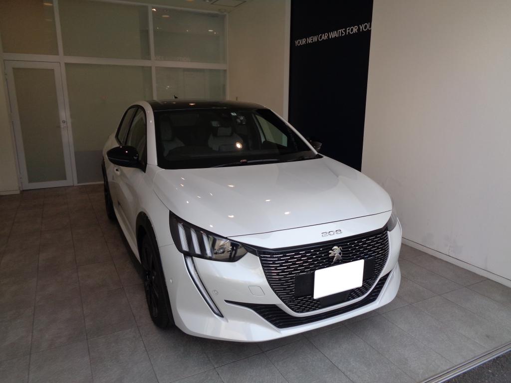 PEUGEOT 208 納車式