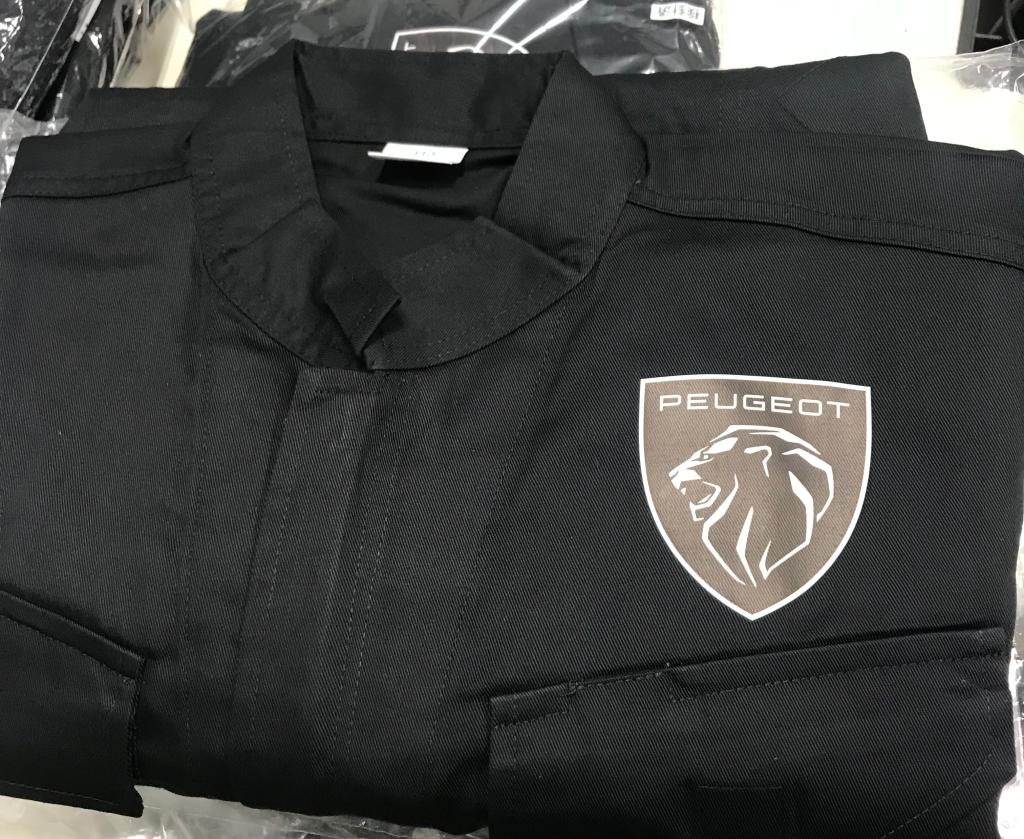 サービススタッフのユニホーム