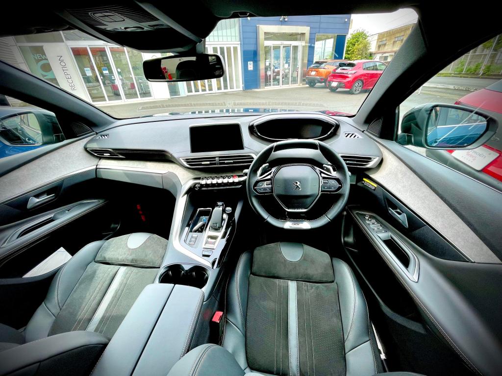 i-Cockpit のご紹介（インテリア）🚘