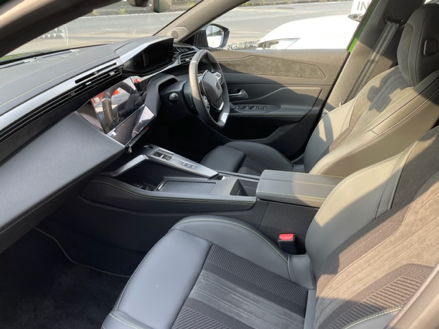 新型３０８試乗車情報