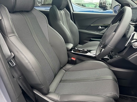 208＆2008シート仕様変更（インテリア）