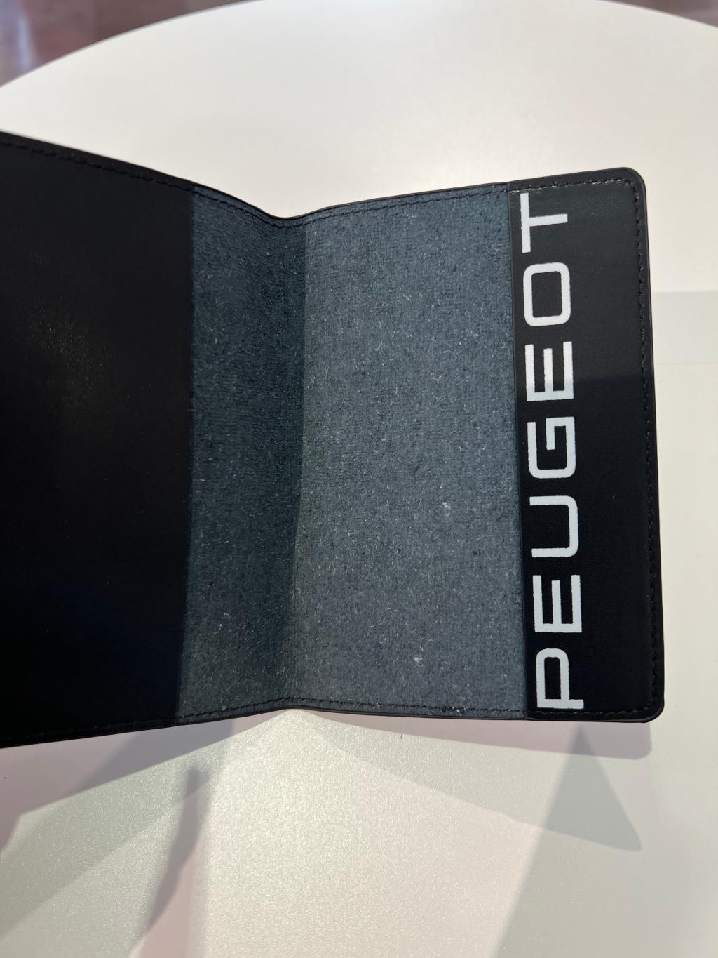 RECYCLED LEATHER CASE【Peugeot New Item】