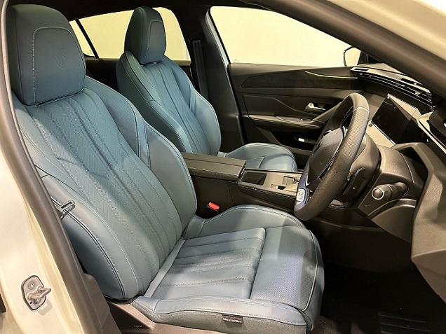 308 GT BlueHDi Blue Nappa Edition　（インテリア）