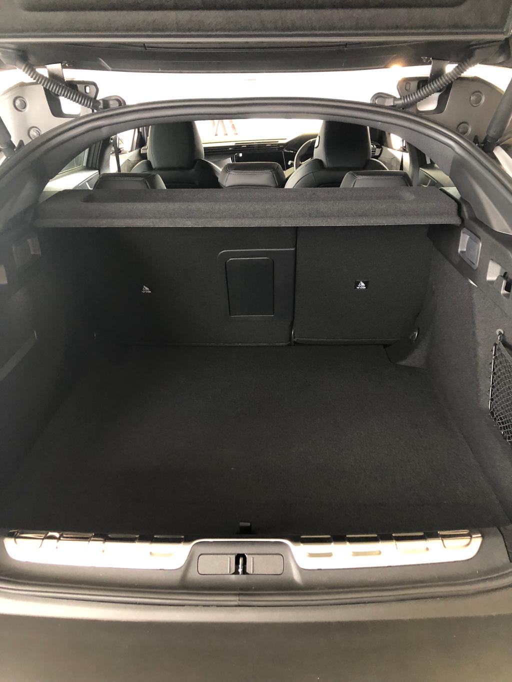 PEUGEOT 408 GT インテリア