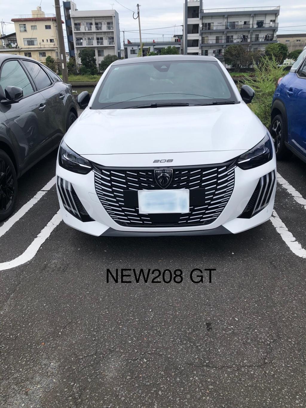 プジョー　試乗車ご用意あります（エクステリア）！！
