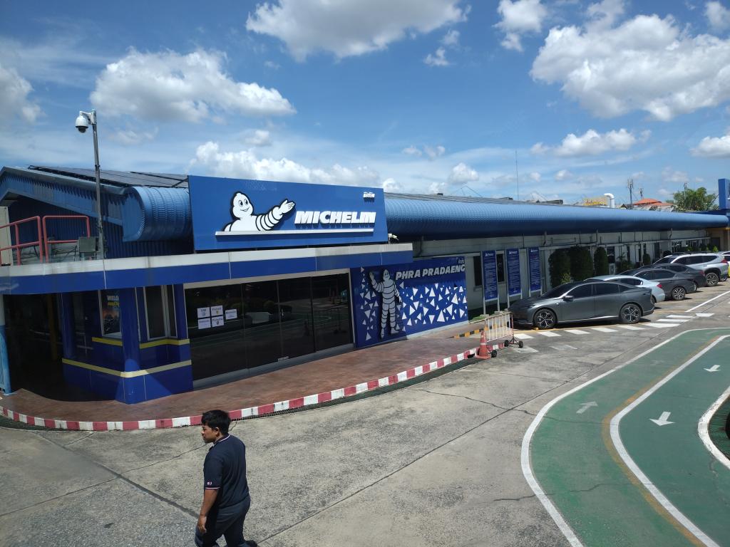 ほほ笑みの国タイ