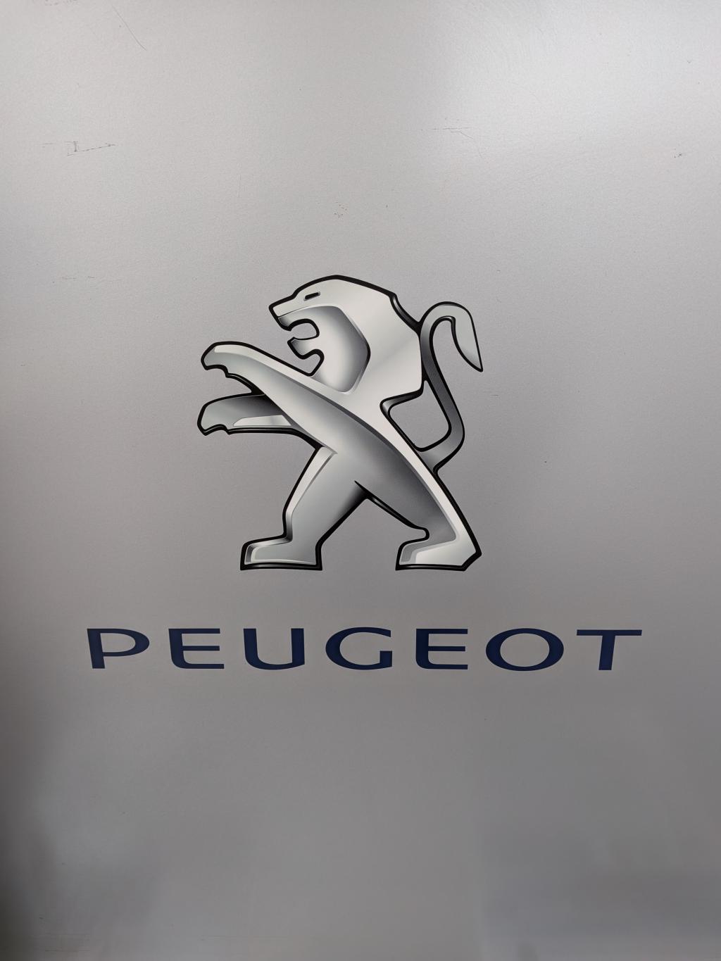 プジョーエンブレムのお話。